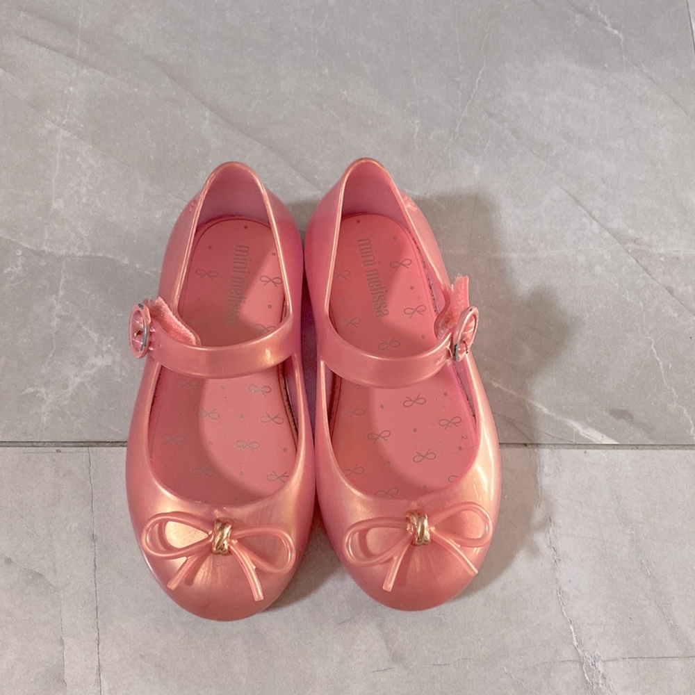 Mini Melissa girls slippers. Size 8 US.